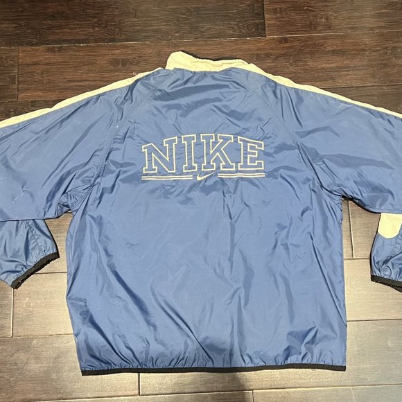 Vintage Nike Windbreaker - Picture 2 of 2